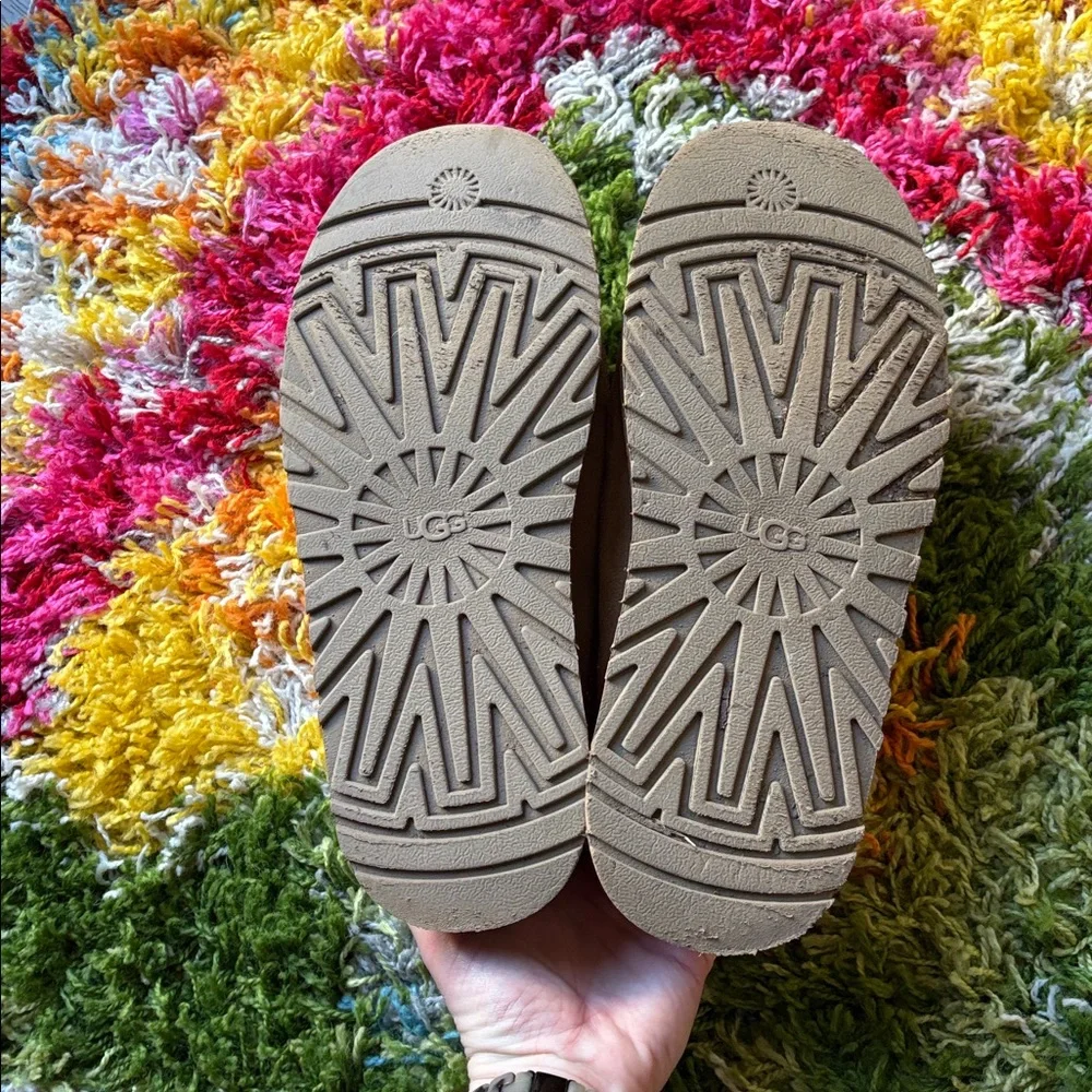 UGG Tazz II Chestnut Platform Slippers with Red Accents